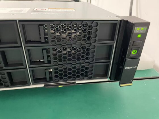 G5500 V7 FusionServer 4U heterogeneous AI GPU server with dual Xeon and 10 GPU expansion slots G5500 V7 FusionServer 4U heterogeneous AI GPU server with dual Xeon and 10 GPU expansion slots